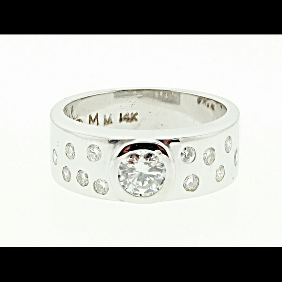 Jewelry Diamond & Gold Ring - Picture 1 of 3