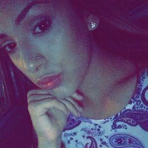 Meet your Posher, Lourdes