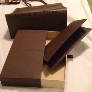 Paper bag and box LV wallet.