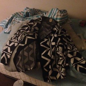 Cardigan (black & white)