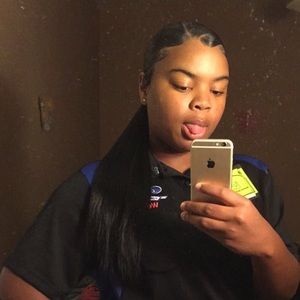 Meet your Posher, Nicole