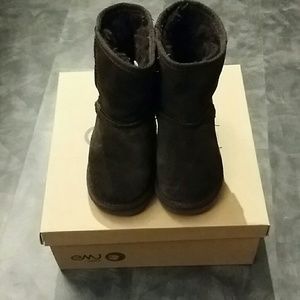 EMU toddler boots