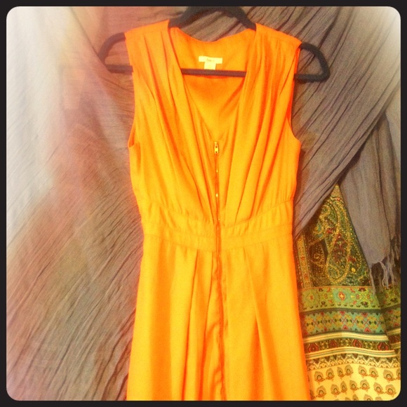 Bar III Dresses & Skirts - A bar III orange zipper dress in small