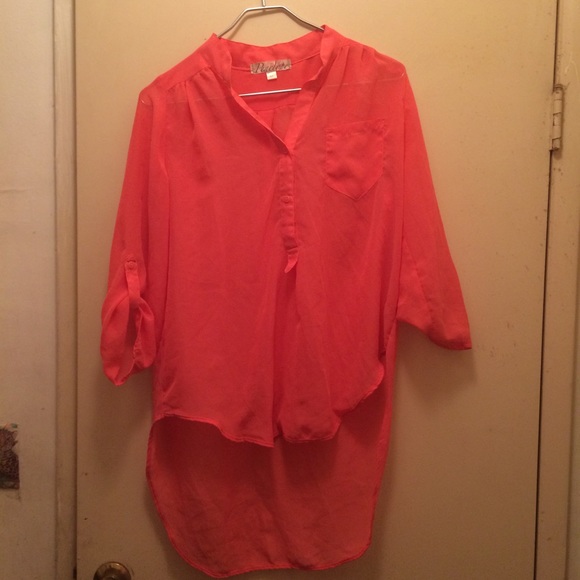 Hi low coral blouse🌷