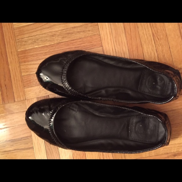 Black patent leather Tory butch flats