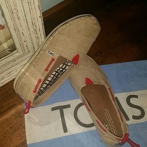 Burlap Toms with Red Accent and Lacing W6