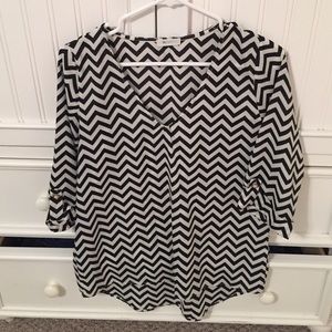 Chevron 3/4 sleeve blouse