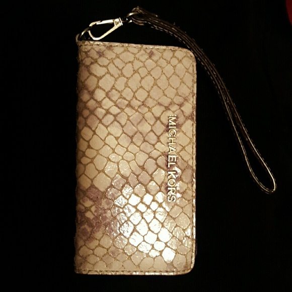 Leather snake skin cell wristlet