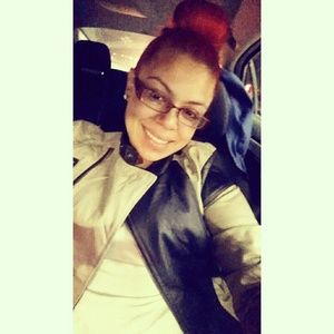 Meet your Posher, Valeria