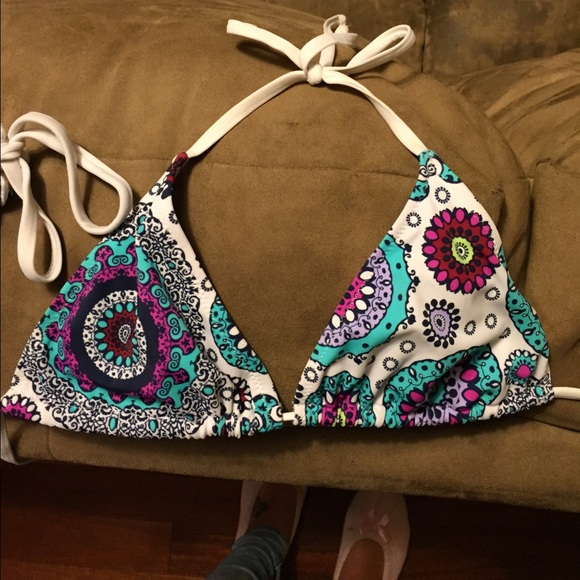 Beautiful Bikini - Picture 2 of 4