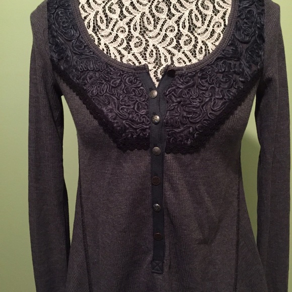 💥SOLD💥Free People Thermal Woven Yoke Henley - Picture 2 of 4