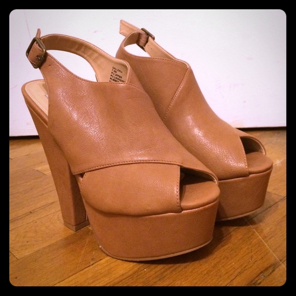 Steve Madden Galleria Heel in Cognac