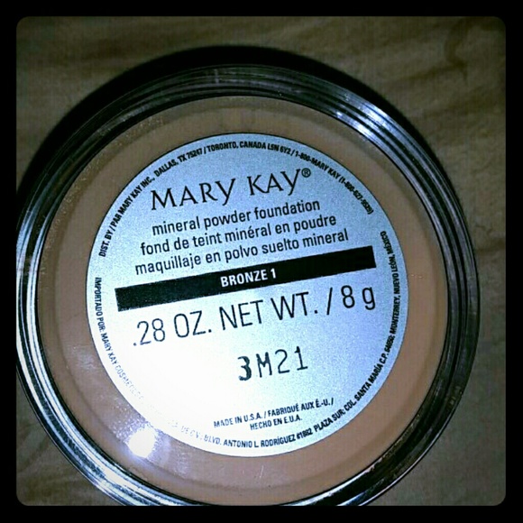Mary Kay mineral foundation powder