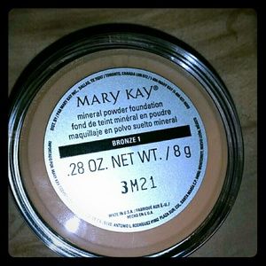 Mary Kay mineral foundation powder