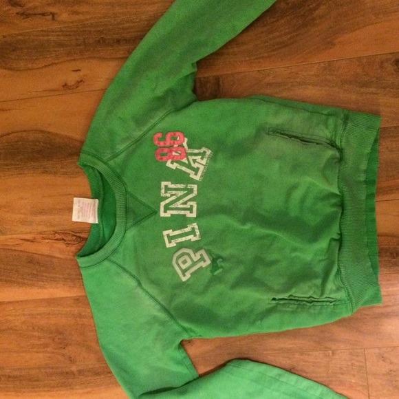 Victoria's Secret sweatshirt with pockets!