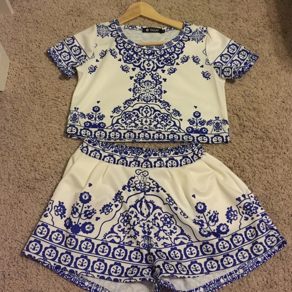 Beautiful 2 piece outfit set. - Picture 3 of 4