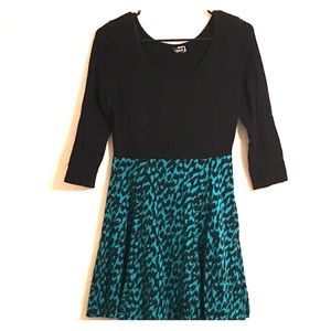 Fun & flirty black and turquoise dress!