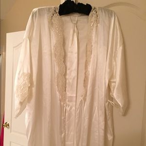 Victoria's Secret robe / kimono sequins detail