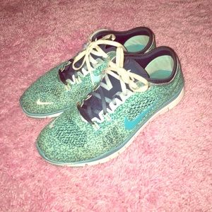 Blue Nike Free TR fit 4