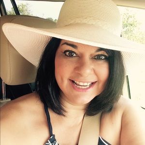 Meet your Posher, Julie