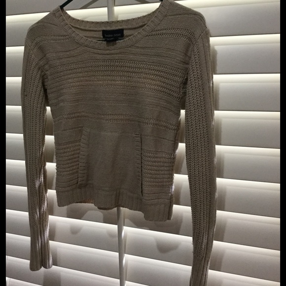 Pull Over Sweater - Picture 1 of 4