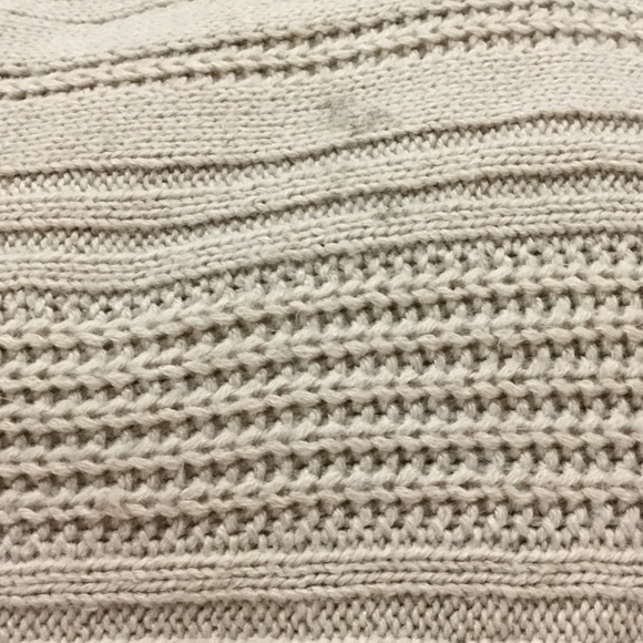 Pull Over Sweater - Picture 4 of 4