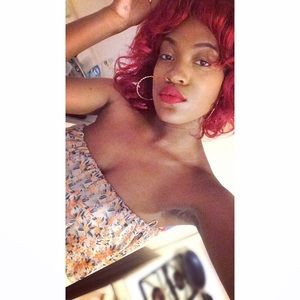 Meet your Posher, Anayah