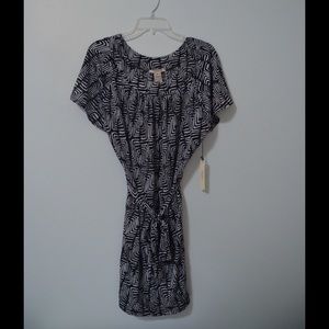 B&W maze print Vertigo Paris short sleeved dress