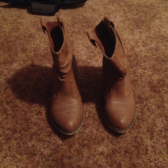 Half cowgirl boot