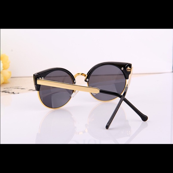 Cat Eye Sunglasses - Picture 3 of 4