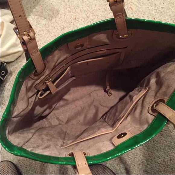 MICHAEL KORS patent tote - Picture 2 of 3