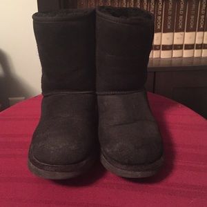 Classic Short Black UGGS