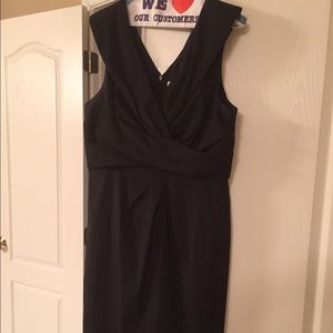 White House Black Market flattering dress