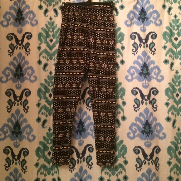 Winter Pattern Leggings