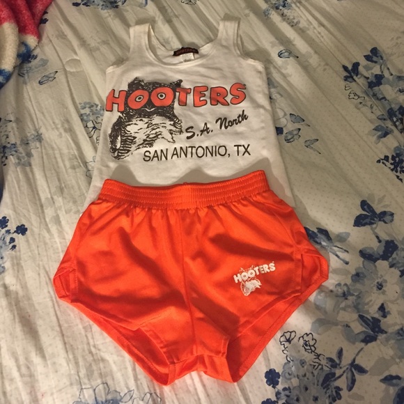 Hooters outfit