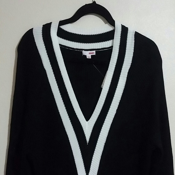 Vneck varsity sweater - Picture 2 of 4
