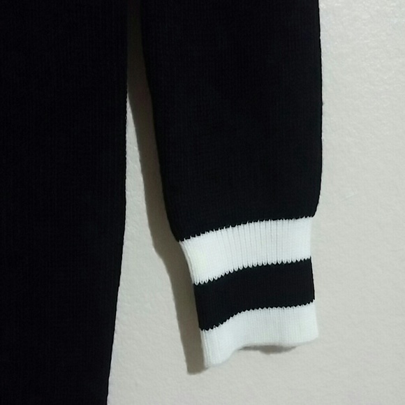 Vneck varsity sweater - Picture 3 of 4