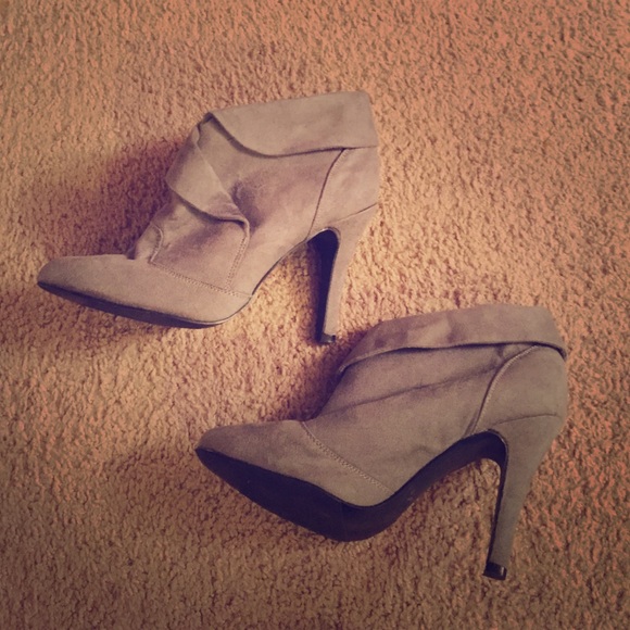 Gray boots from Charlotte Russe size 8