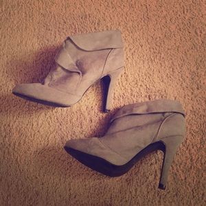 Gray boots from Charlotte Russe size 8