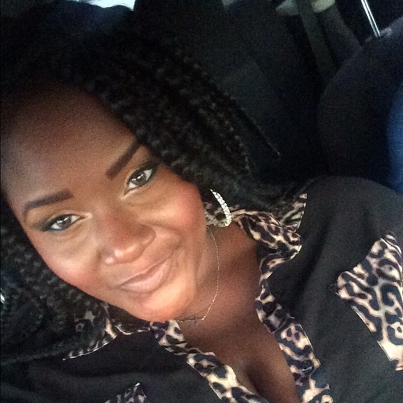 Meet your Posher, Dominique