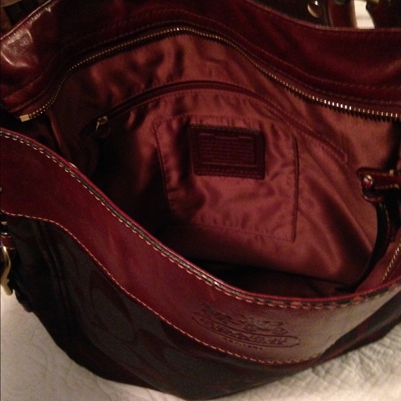 Beautiful Coach Handbag - Picture 4 of 4