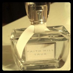 Faith Hill "true" perfume