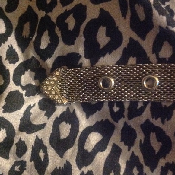 Crystal studded braclet - Picture 3 of 3