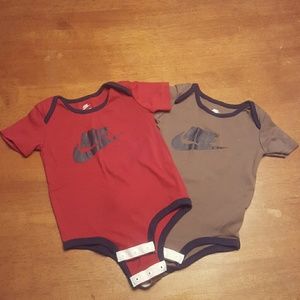 Nike onsies size 9-12 months
