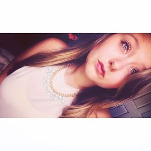 Meet your Posher, Marissa