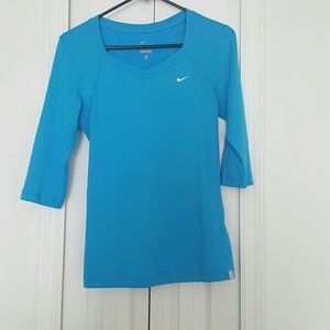 NIKE DRI- FIT Half Sleeve Tee
