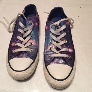Galaxy satin converse😍🌌