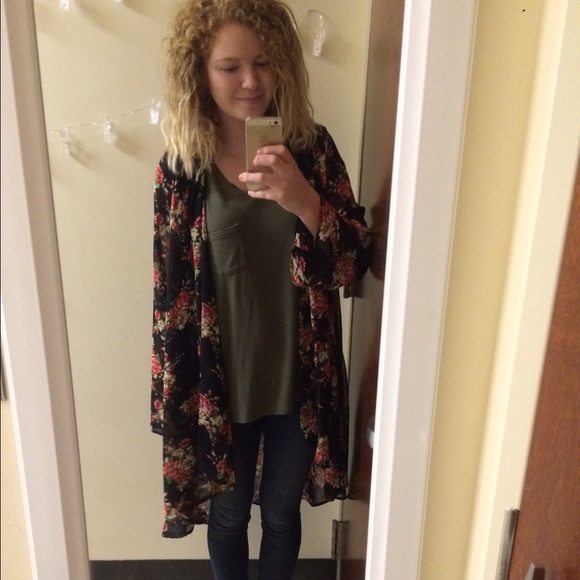 PacSun Tops - *Lowest* Floral Kimono