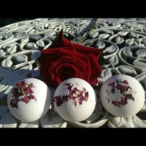 Heavenly Rose Bath Bombs Large 6 oz.
