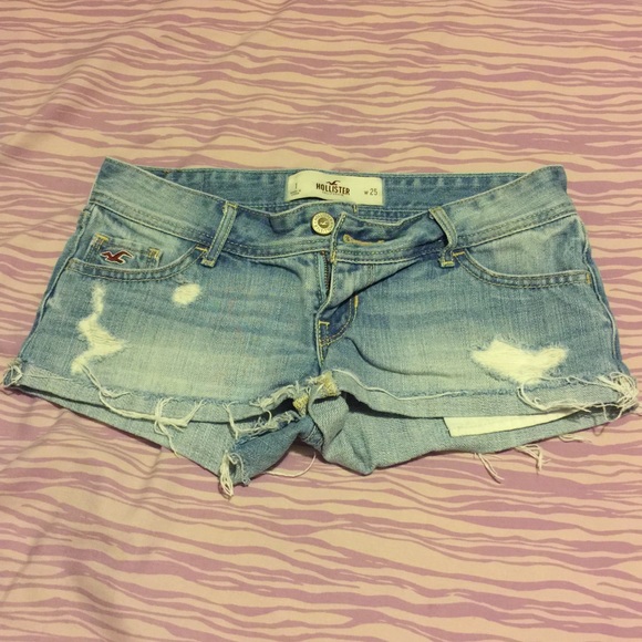 ❌SOLD❌ Low Rise Ripped Jean Shorts